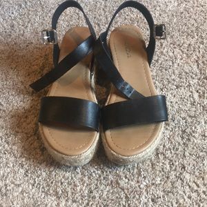 Soda platform sandals